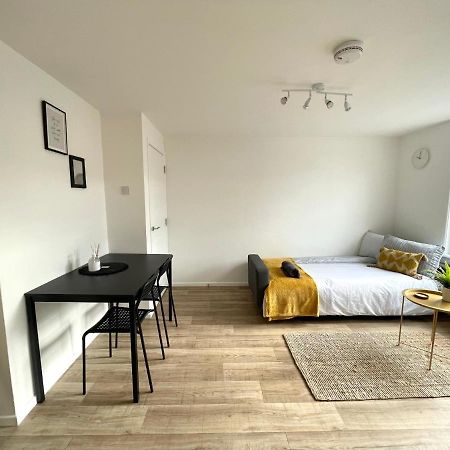 Bright&Spacious Central Apartment, SLEEPS 3 - Parking included Bournemouth Exterior foto