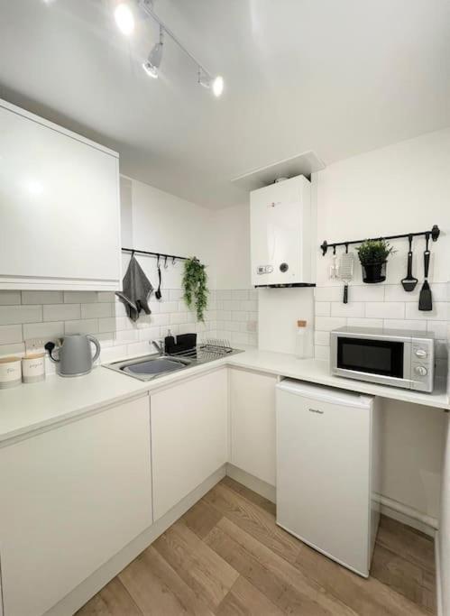 Bright&Spacious Central Apartment, SLEEPS 3 - Parking included Bournemouth Exterior foto