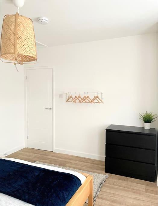 Bright&Spacious Central Apartment, SLEEPS 3 - Parking included Bournemouth Exterior foto
